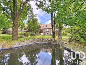 Maison de campagne à Lachamp-Raphaël (07530)