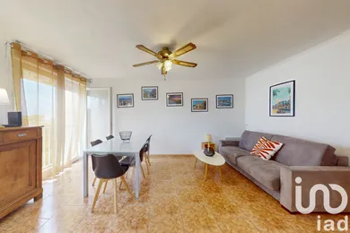 Apartment in Bandol (83150)
