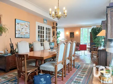 Townhouse in Chinon (37500)