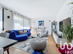 Apartment at Saint-Cloud (92210)