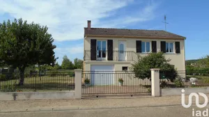 Village house at Saint-Agnan (71160)