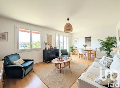 Apartment at Bordeaux (33300)