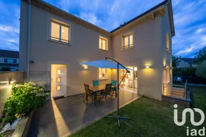 Architectural house at Rambouillet (78120)