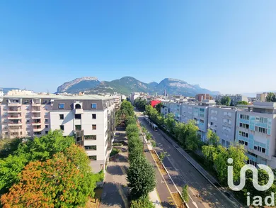 Apartment in Grenoble (38100)