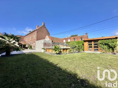 Traditional house at Aire-sur-la-Lys (62120)