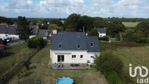 House at Saint-Molf (44350)