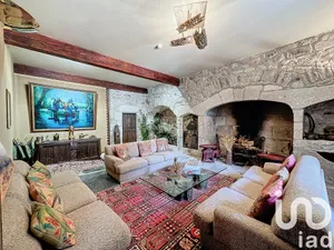 Mansion in Chaudes-Aigues (15110)