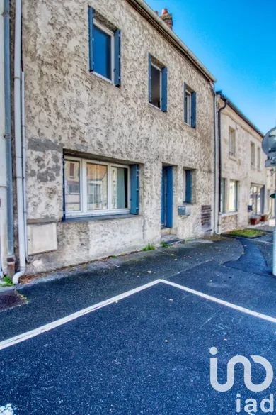 Village house in Marines (95640)