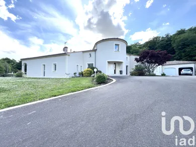Maison d'architecte à Aire-sur-l'Adour (40800)
