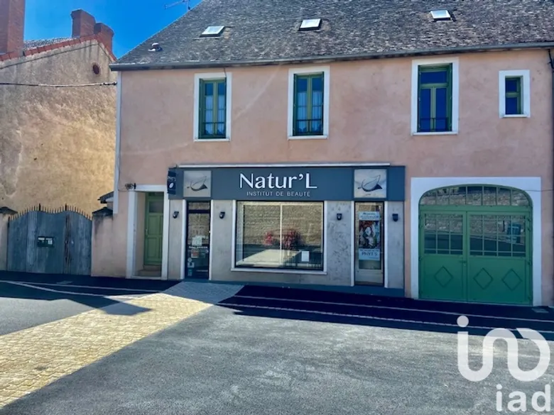 Immeuble 6 pièces 164 m² · à Saint-Gengoux-le-National · 164 m² · 215 000 €