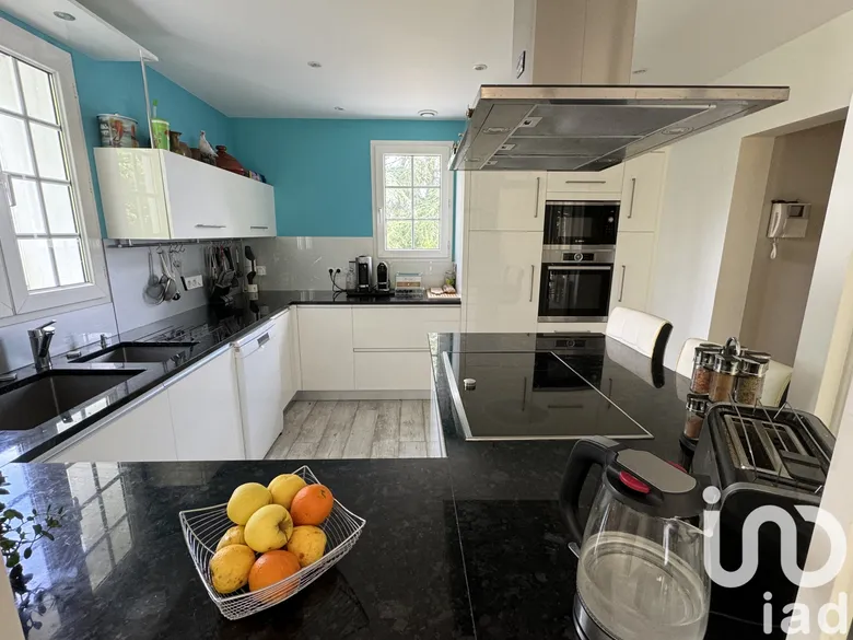 Maison 8 pièces 263 m² · à Sainte-Pazanne · 263 m² · 554 000 €