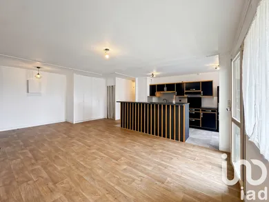 Apartment in Laval (53000)