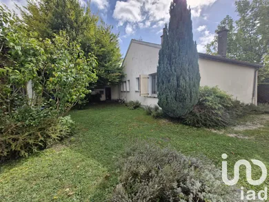 Traditional house at Romilly-sur-Seine (10100)