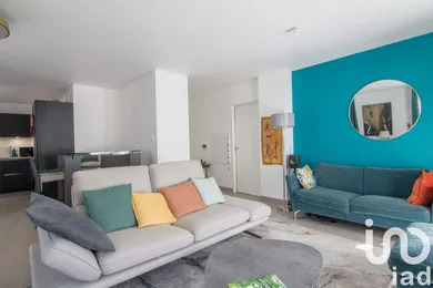 Apartment at Montrouge (92120)