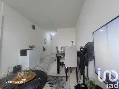 Apartment in Grigny (91350)