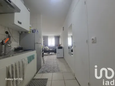 Apartment in Grigny (91350)