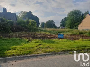 Land at Équennes-Éramecourt (80290)