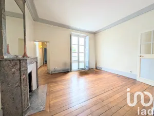 Apartment at Versailles (78000)