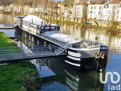 Péniche à Melun (77000)