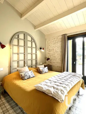 House at Croix-Chapeau (17220)