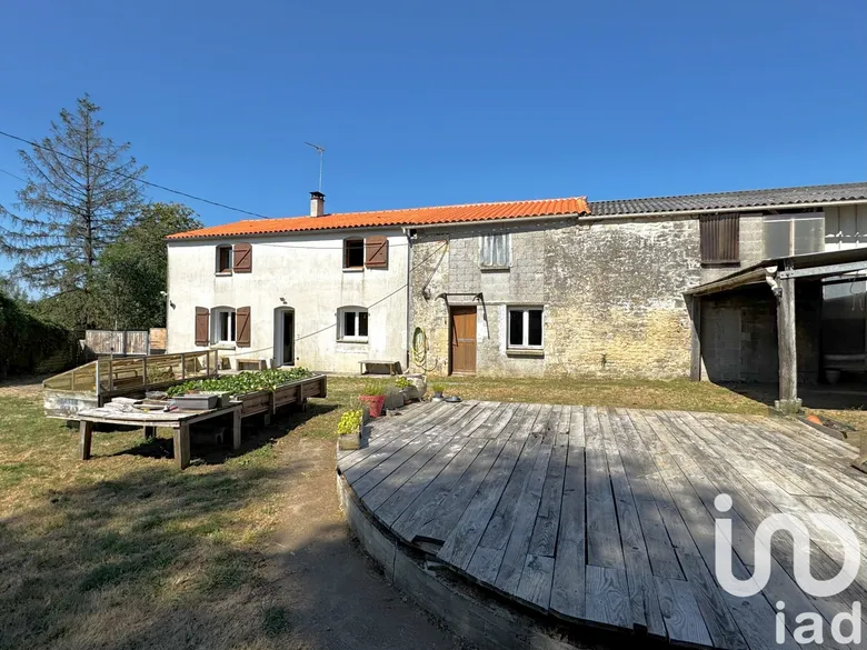 Maison 7 pièces 162 m² · à Mervent · 162 m² · 179 900 €