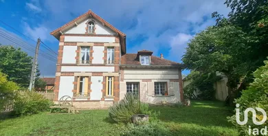 House at Clérey (10390)