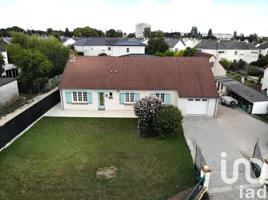 Traditional house at Saint-Jean-de-la-Ruelle (45140)