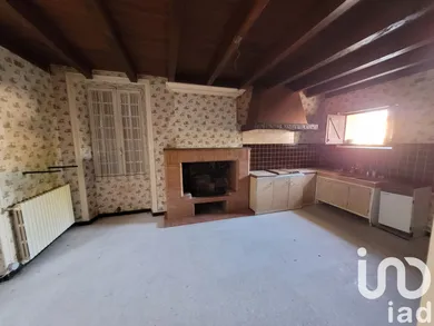 Maison à Burie (17770)