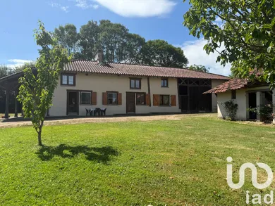 House at Lescheroux (01560)