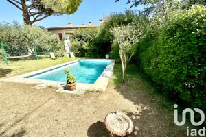 House at Le Pontet (84130)