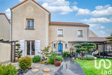 Maison traditionnelle à Pontault-Combault (77340)