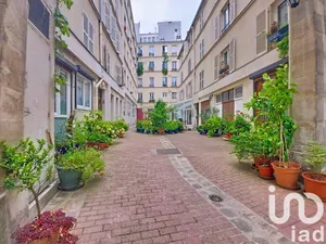 Apartment in Paris (75010)