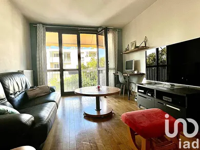 Apartment in Chaville (92370)