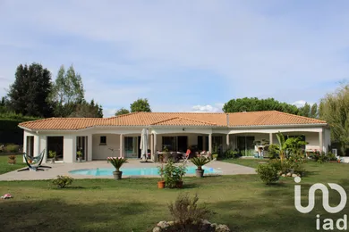 House at Baron (33750)