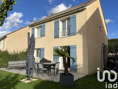 Maison traditionnelle à Montévrain (77144)