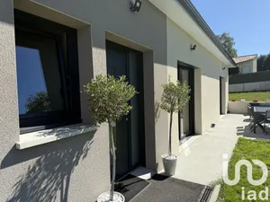 House at Saint-Pierre-Eynac (43260)