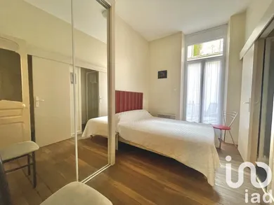 Building in Bourbon-l'Archambault (03160)