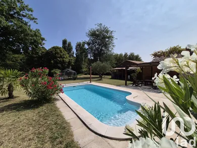 Mansion in Scorbé-Clairvaux (86140)