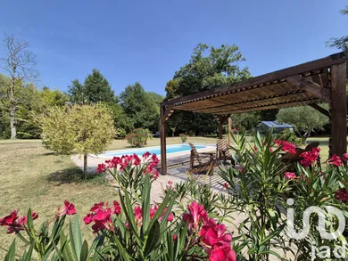 Demeure à Scorbé-Clairvaux (86140)