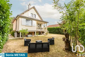 Maison traditionnelle à Sainte-Geneviève-des-Bois (91700)