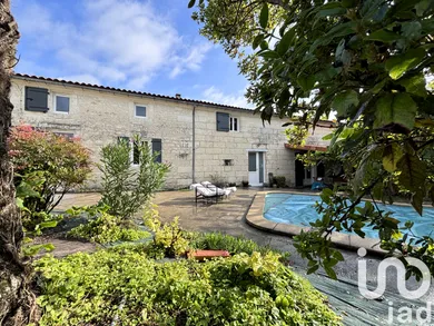 Park home at Saintes (17100)