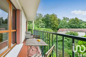 Apartment at Chaville (92370)