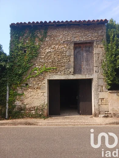 Garage at Saint-Secondin (86350)