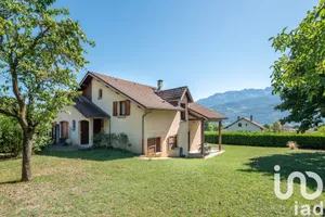 House at Saint-Ismier (38330)