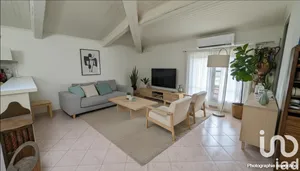 Apartment at Saint-Zacharie (83640)