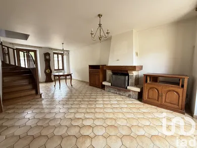 House in SANTENY (94440)