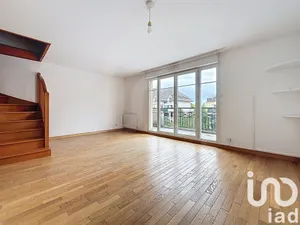 Duplex at Émerainville (77184)
