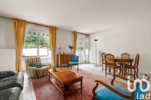 Apartment in Charbonnières-les-Bains (69260)