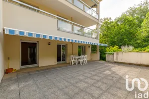 Apartment in Charbonnières-les-Bains (69260)