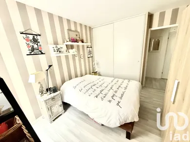 Apartment in Sainte-Geneviève-des-Bois (91700)